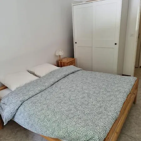 Cozy 2-bedroom Apartment, With Terrace & Indoor Parking Apartment